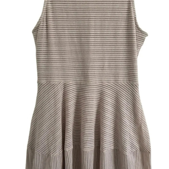 BCBGMAXAZRIA Cassandra Lace Fit & Flare Dress in dusty rose, size Medium - Picture 6 of 6